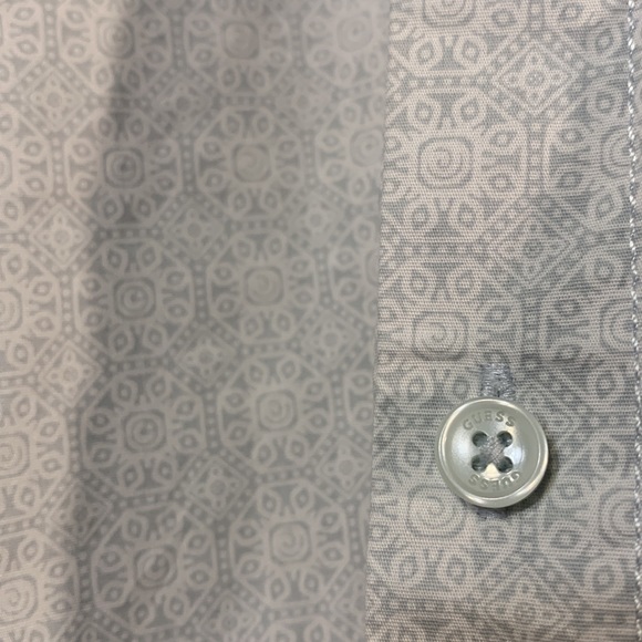 Guess (L) - Picture 8 of 15